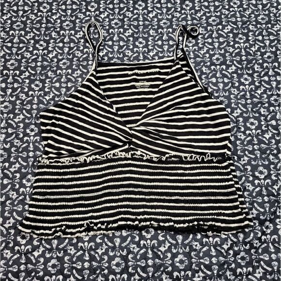 American Eagle Soft and Sexy Black & White Two Tone Striped Summer Chic Crop Top - Picture 1 of 5
